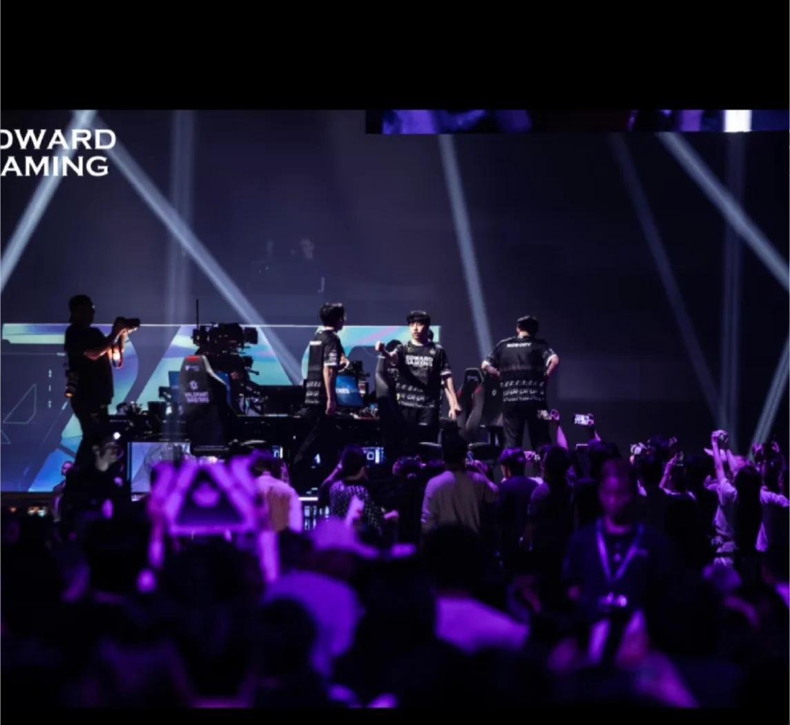 EDG力克HKA，Knight团战一打五焦点之战全球总决赛，技惊四座