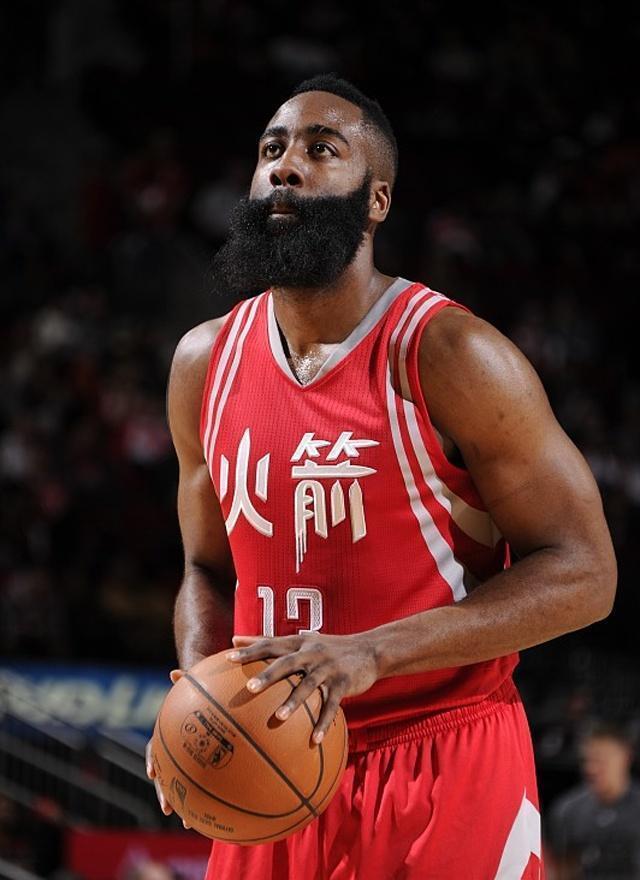 世俱杯决赛-火箭终结鹈鹕连胜，实现一场胜利