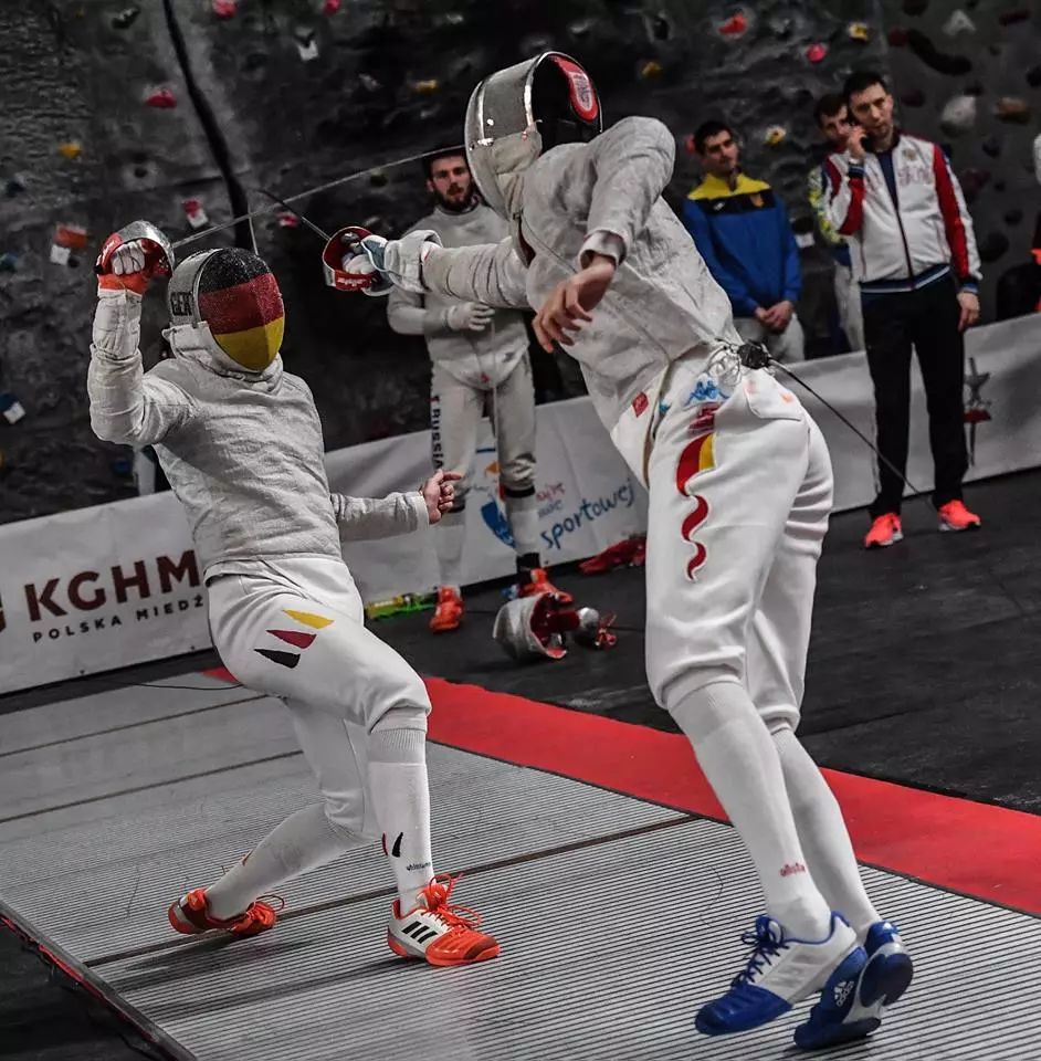 华沙竞技队突然爆发，打破强队凌骨的简单介绍