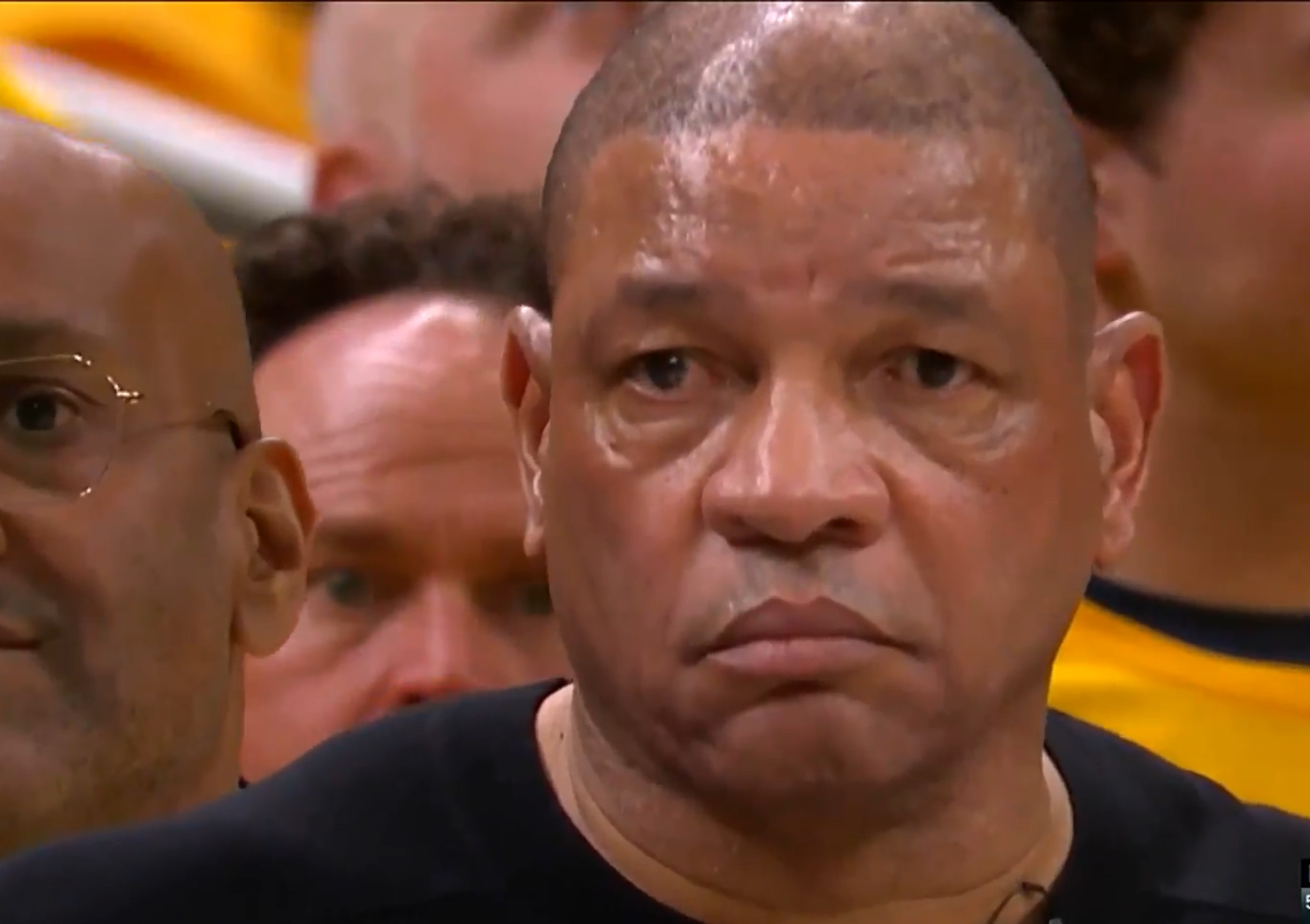 步行者发挥失常连续输球的简单介绍