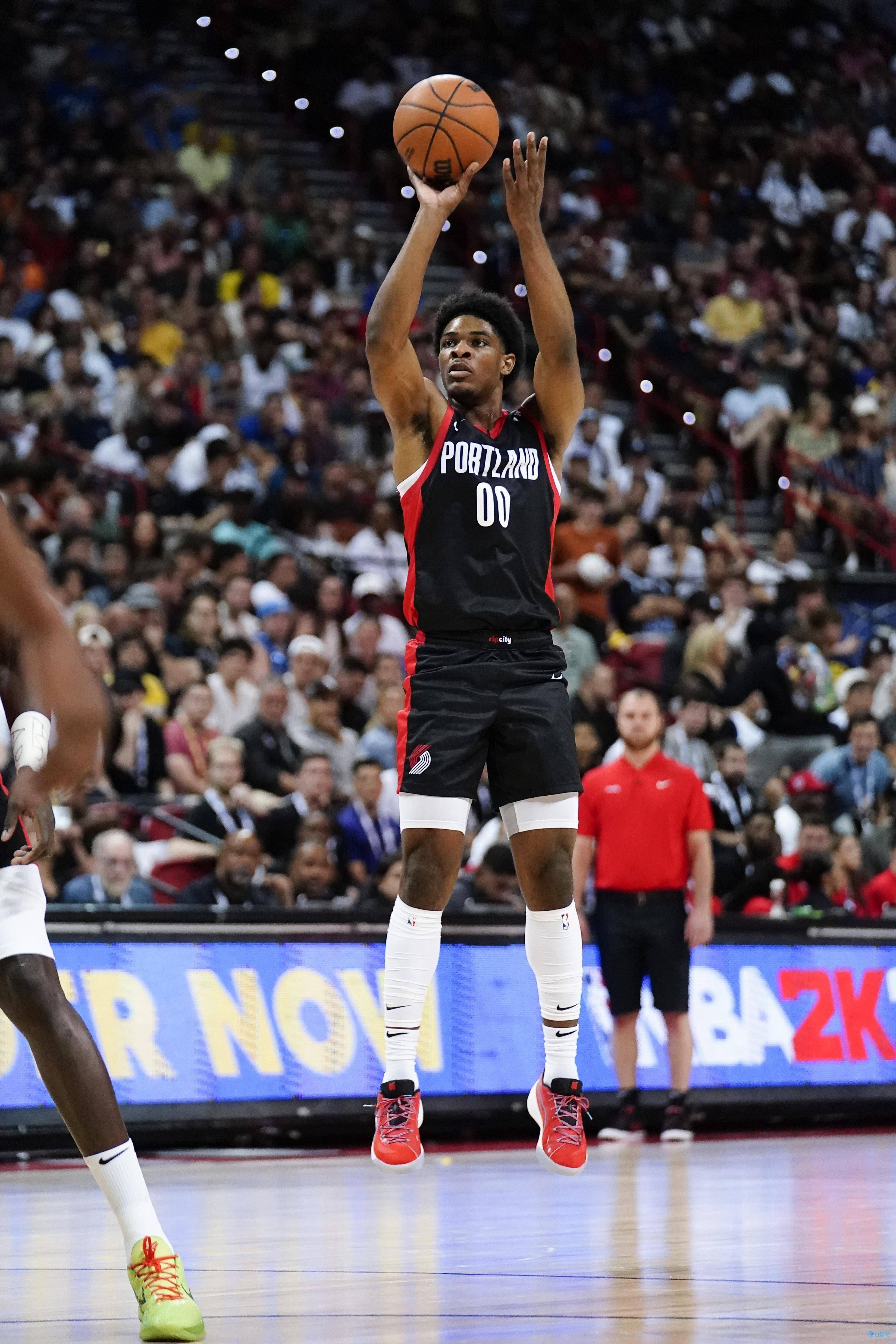 开拓者击败篮网，利拉德砍下35分