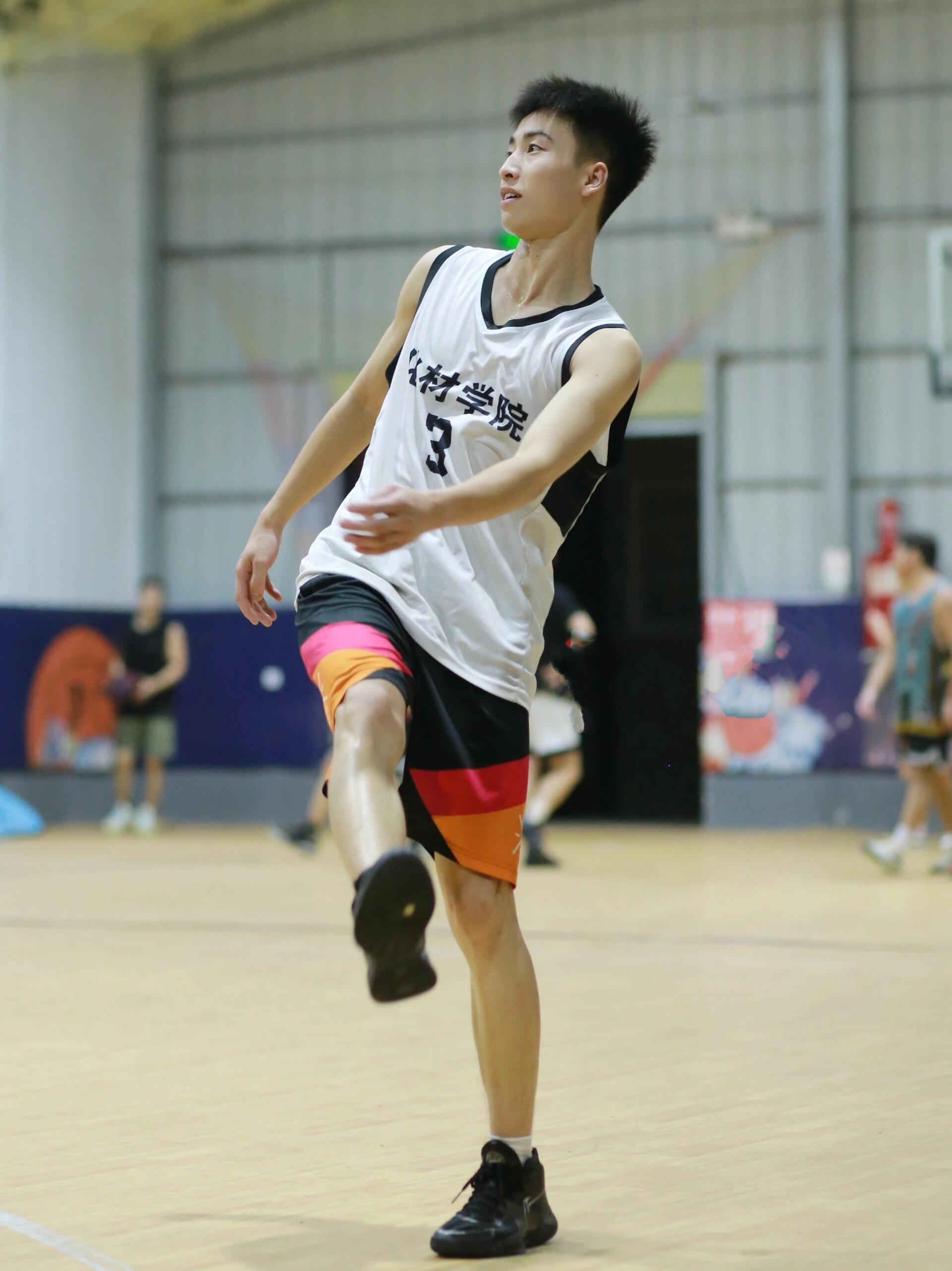 世俱杯2025-英姿飒爽：球场上充满了挑战和希望