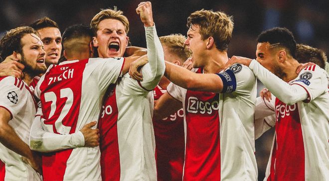 阿贾克斯勇夺重要胜利，球队士气高涨