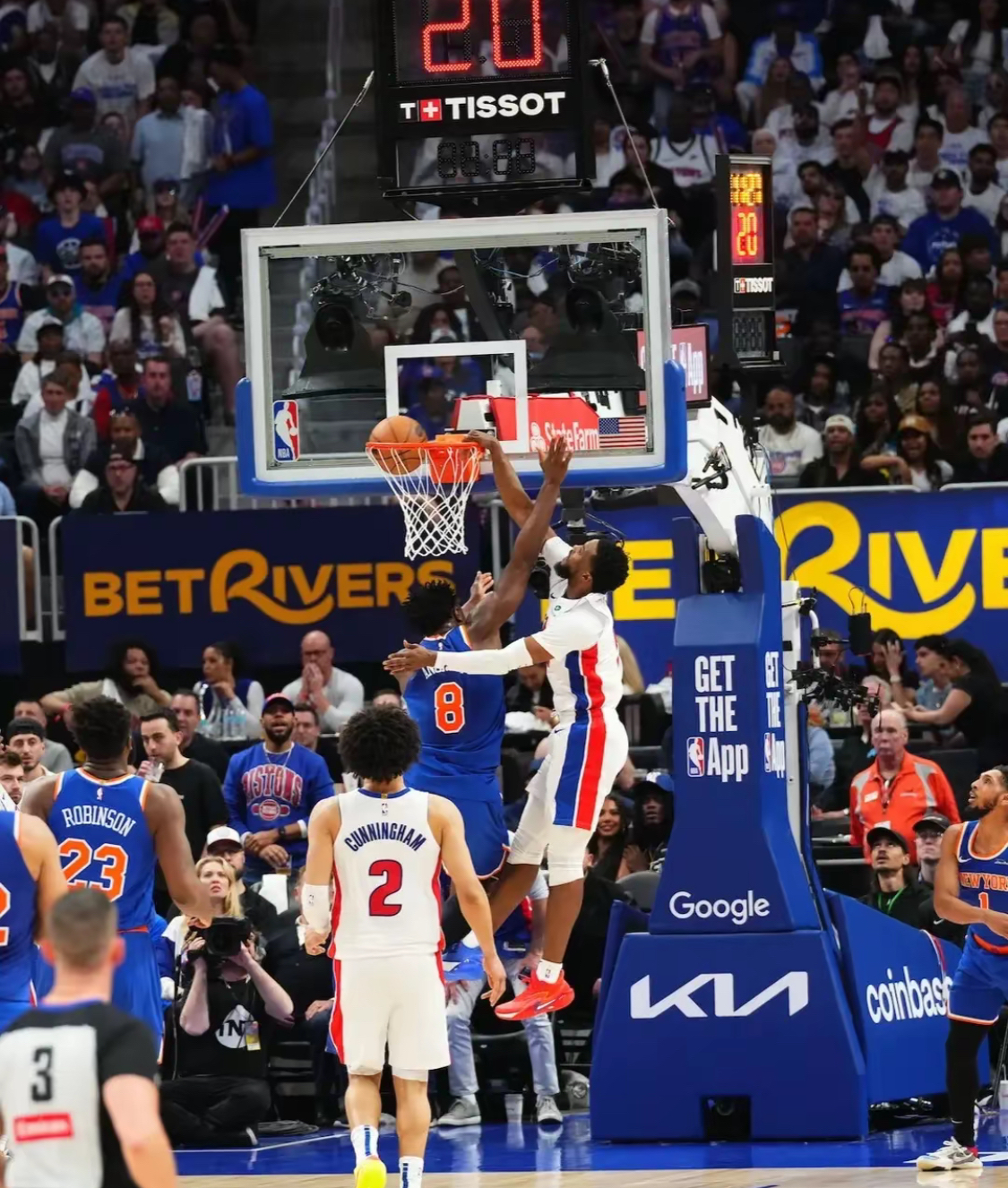 世俱杯参赛资格-独行侠主场惨败尼克斯，季后赛前景蒙上阴影的简单介绍