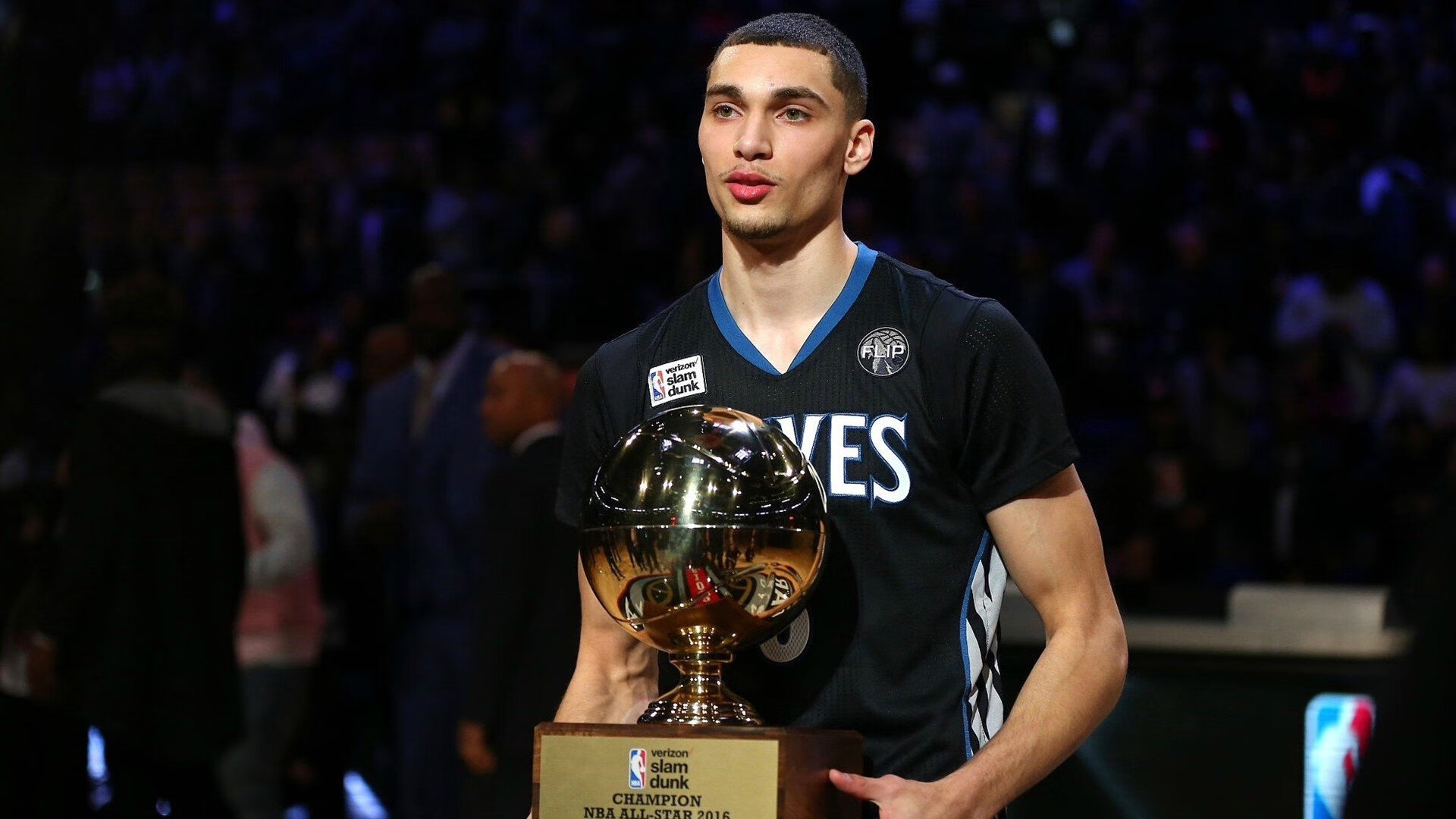 幽灵归来,阿隆索驾驶迈凯伦,以逆闪电刺穿法拉利的红色堡垒