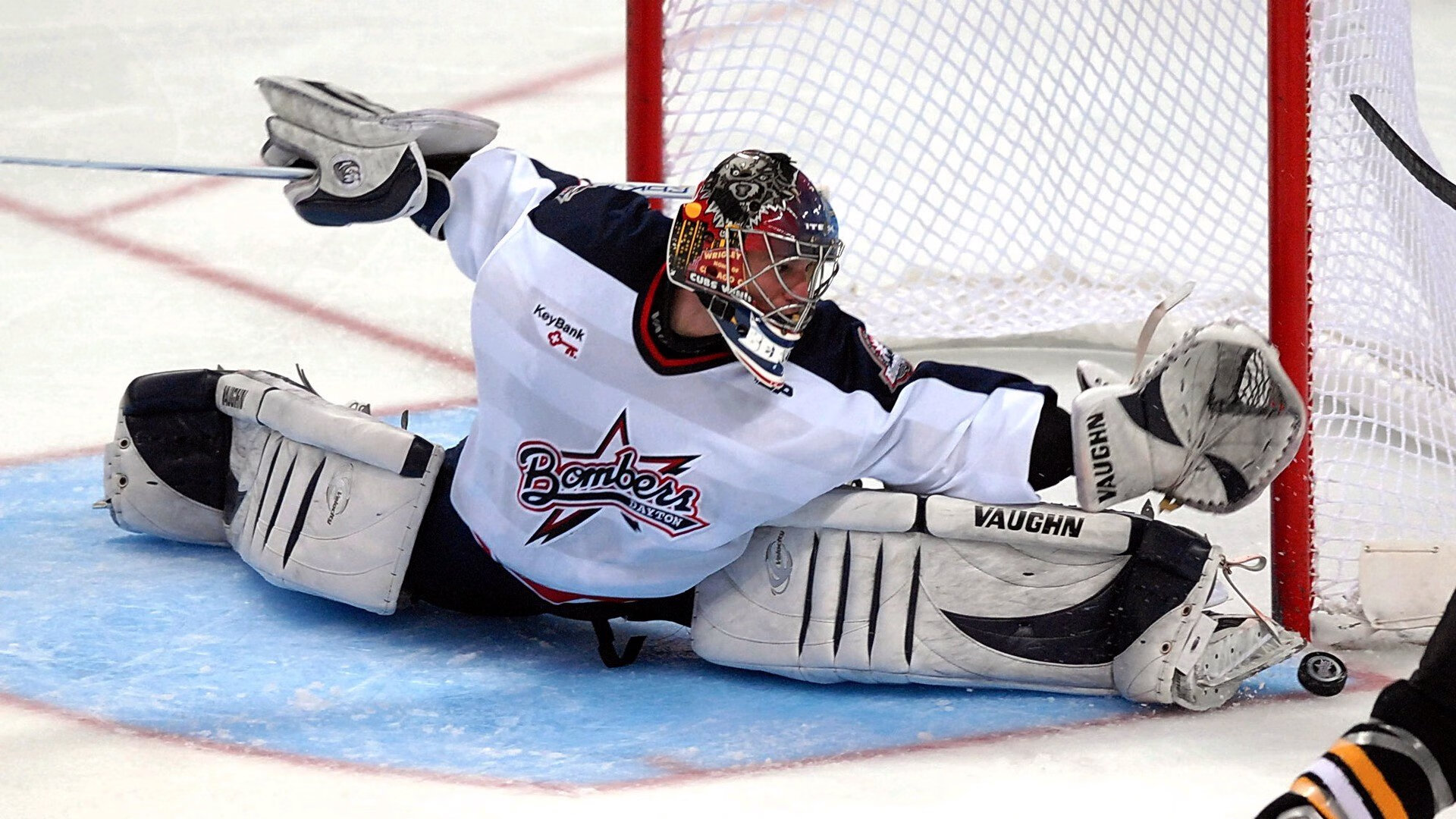 皮亚斯特里统治全场，哈斯车队惊险绝杀阿斯顿马丁